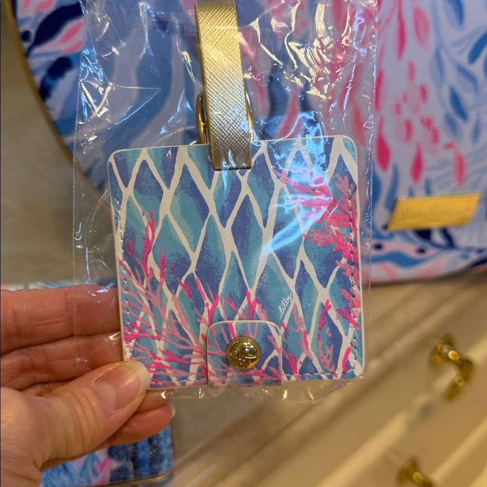 NWT Lilly Pulitzer Carry-On Luggage Set, Kaleidoscope 5 Piece Set, So Beautiful - Picture 13 of 16